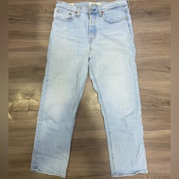 Levi’s, light wash, wedgie straight jeans - size 29 - Picture 1 of 5